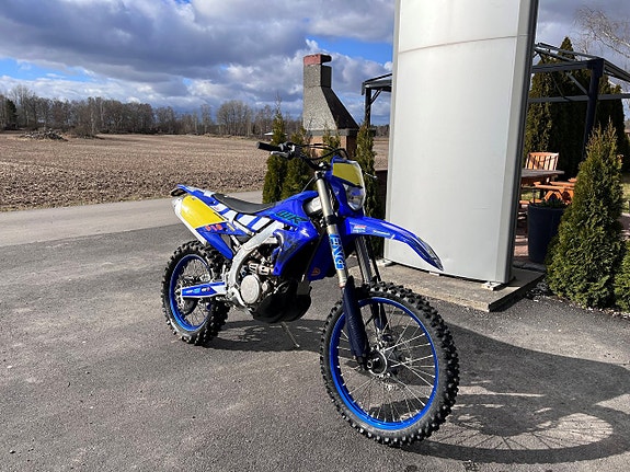 Yamaha WR250F 2 of 6
