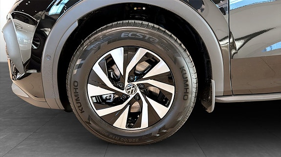 Volkswagen T-Roc 6 of 12