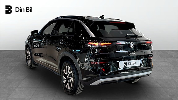 Volkswagen T-Roc 3 of 12