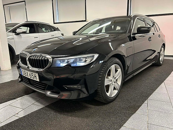 BMW 330e