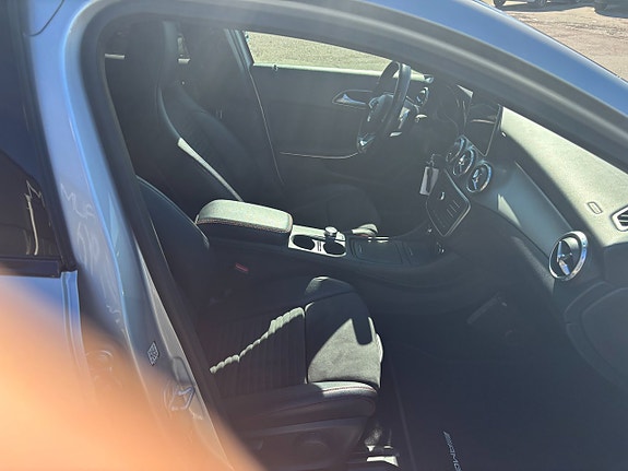 Mercedes-Benz GLA200 d 7 of 11