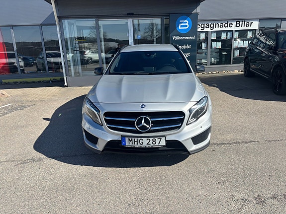 Mercedes-Benz GLA200 d 2 of 5