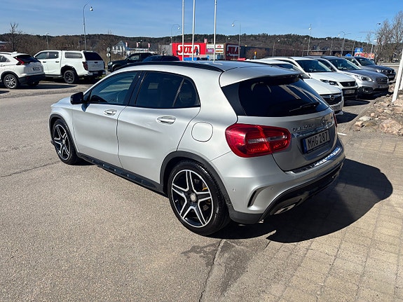 Mercedes-Benz GLA200 d 4 of 5