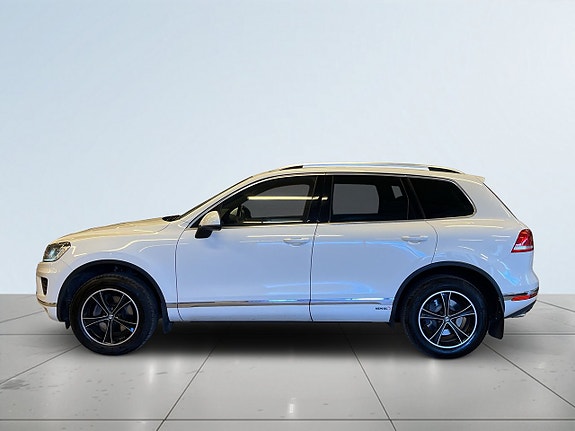 Volkswagen Touareg 4 of 5