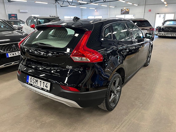 Volvo V40 Cross Country 3 of 5