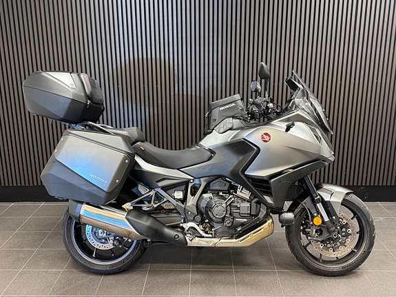 Honda NT1100 DCT 2 of 5
