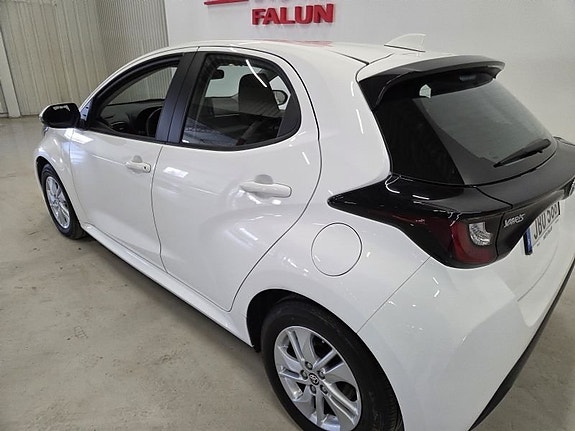 Toyota Yaris 9 of 10