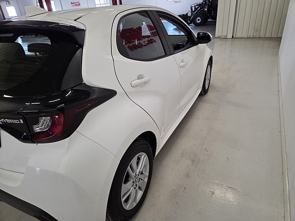 Toyota Yaris 6 of 10