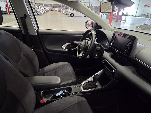 Toyota Yaris 4 of 10