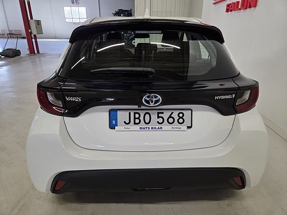 Toyota Yaris 7 of 10