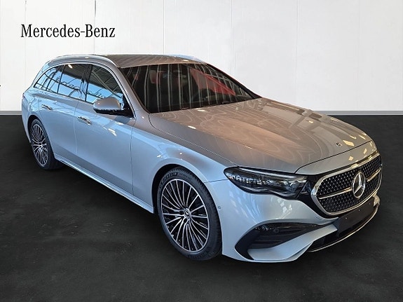 Mercedes-Benz E300 de 2 of 11