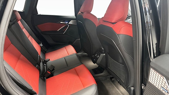BMW iX1 5 of 5