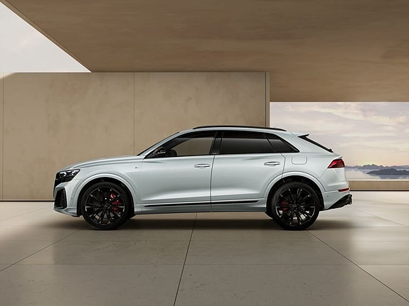 Audi Q8 2 of 6