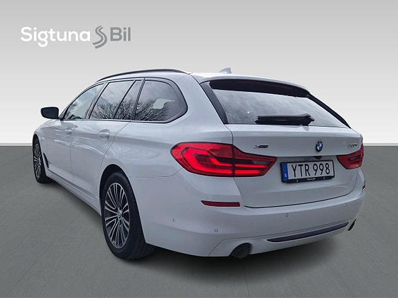 BMW 530i 4 of 5