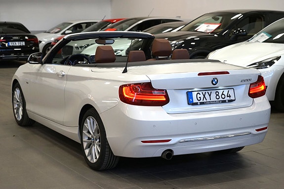 BMW 220i 3 of 20