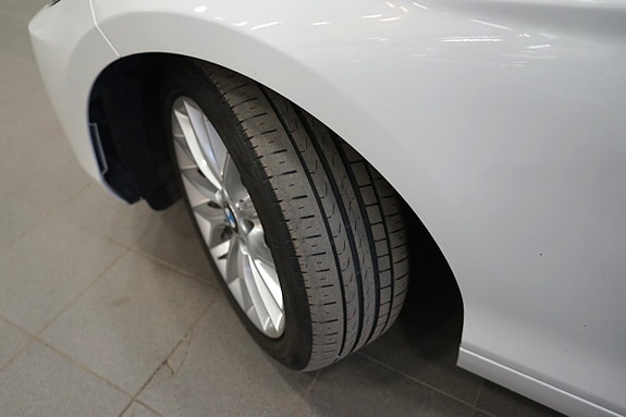 BMW 220i 17 of 20
