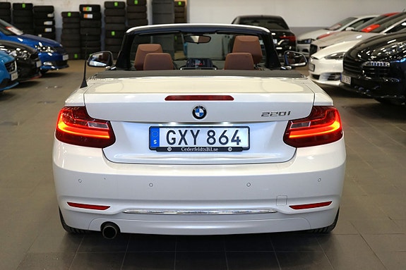 BMW 220i 5 of 20