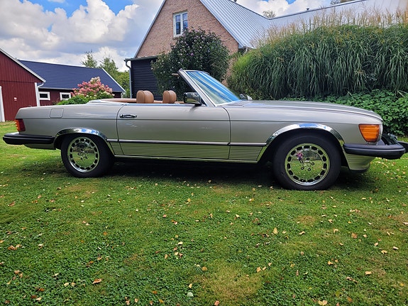 Mercedes-Benz 450 SL 4 of 5
