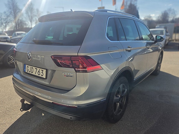 Volkswagen Tiguan 3 of 14