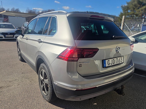 Volkswagen Tiguan 4 of 14