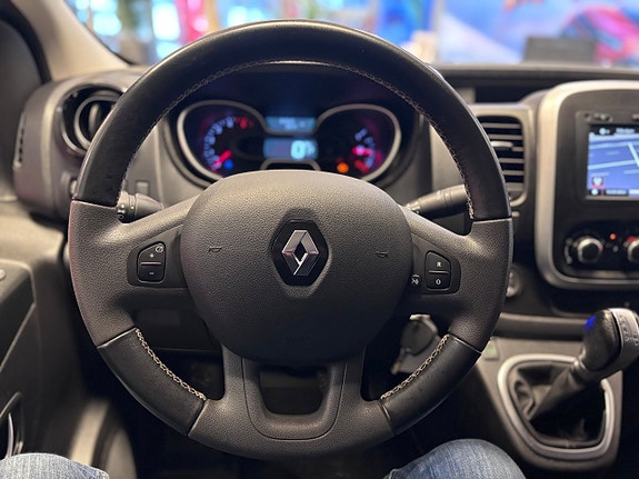 Renault Trafic 5 of 17