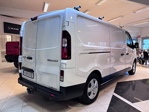 Renault Trafic 2 of 17
