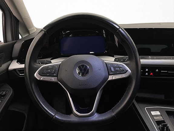 Volkswagen Golf VIII 13 of 29