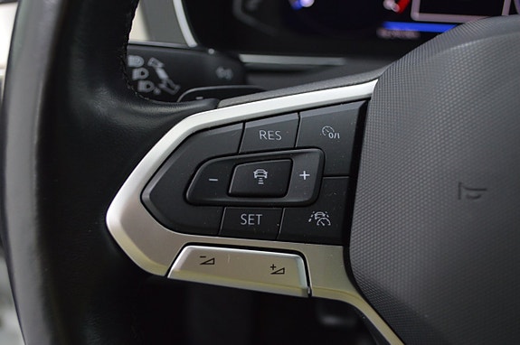 Volkswagen Passat 23 of 27