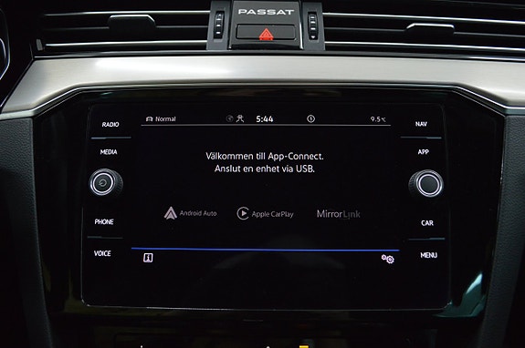 Volkswagen Passat 18 of 27