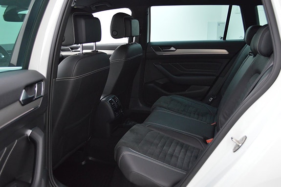 Volkswagen Passat 10 of 27