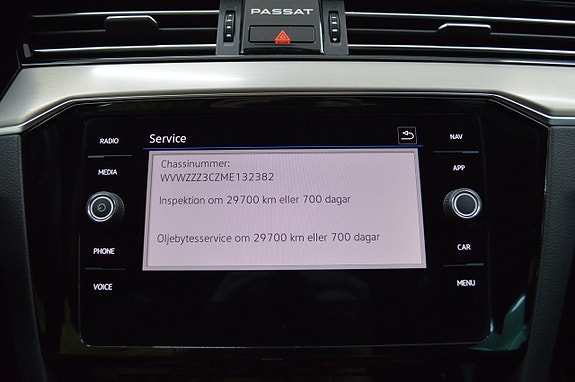 Volkswagen Passat 20 of 27