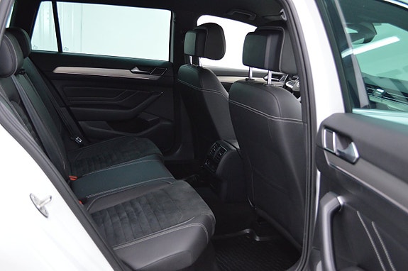 Volkswagen Passat 11 of 27