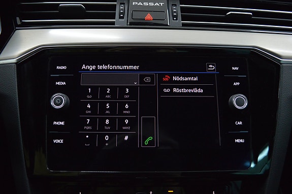 Volkswagen Passat 16 of 27