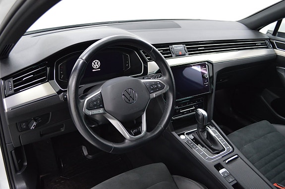 Volkswagen Passat 12 of 27