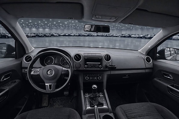 Volkswagen Amarok 2 of 8