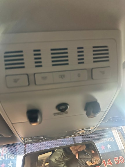 Volkswagen Caravelle 12 of 15