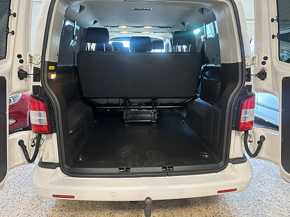 Volkswagen Caravelle 14 of 15