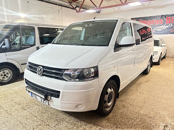 Volkswagen Caravelle 3 of 5