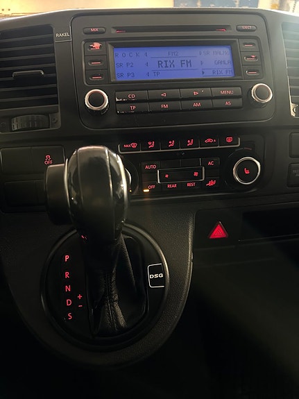 Volkswagen Caravelle 11 of 15