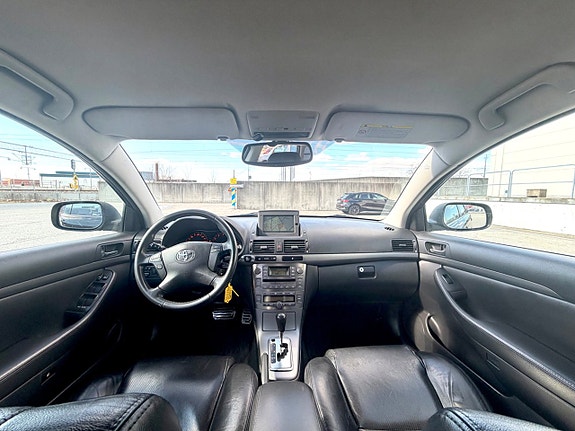 Toyota Avensis 6 of 7