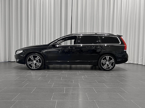 Volvo V70 2 of 5