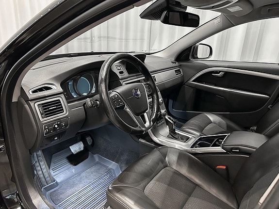 Volvo V70 10 of 15