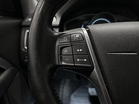 Volvo V70 12 of 15