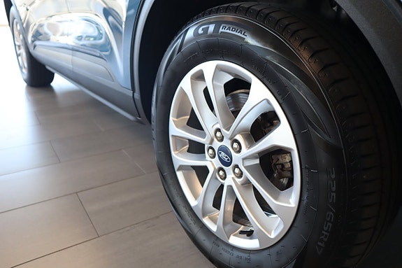 Ford Kuga 10 of 16