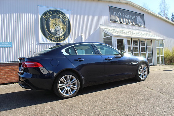 Jaguar XE 4 of 7