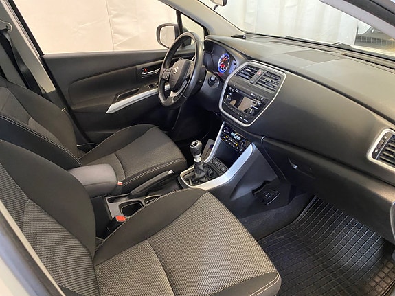 Suzuki SX4 S-Cross 6 of 9