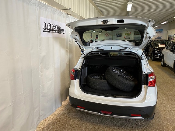 Suzuki SX4 S-Cross 8 of 9