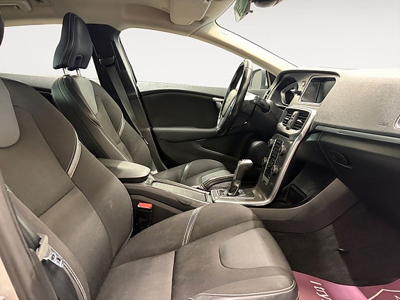 Volvo V40 14 of 18