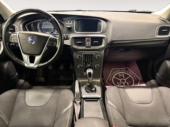 Volvo V40 11 of 18