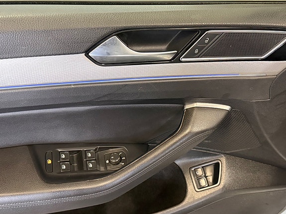 Volkswagen Passat 7 of 26